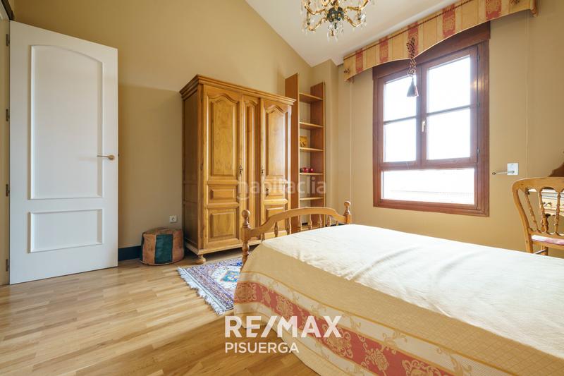 Foto b9aa0442-1ec7-477e-a490-8ff82de7c221. Chalet in calle la flauta mágica 8 in El Berrocal Valladolid