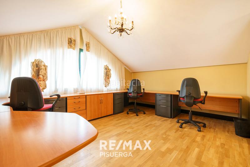 Foto bebcbbcf-7d56-4cef-9725-390cea6964e2. Chalet in calle la flauta mágica 8 in El Berrocal Valladolid