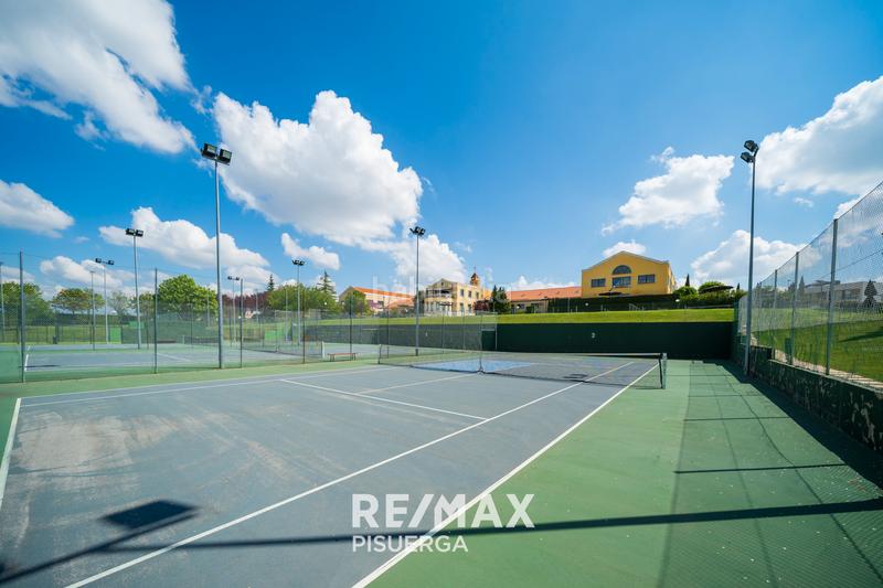 Foto cdb9f0cd-9585-47dc-9e17-41904afdf34c. Chalet in calle la flauta mágica 8 in El Berrocal Valladolid