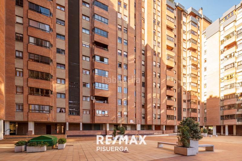 Foto a8d46e3c-ec4d-4913-9f48-0a31af793b84. Piso en calle de mateo seoane sobral 3 en Parquesol Valladolid