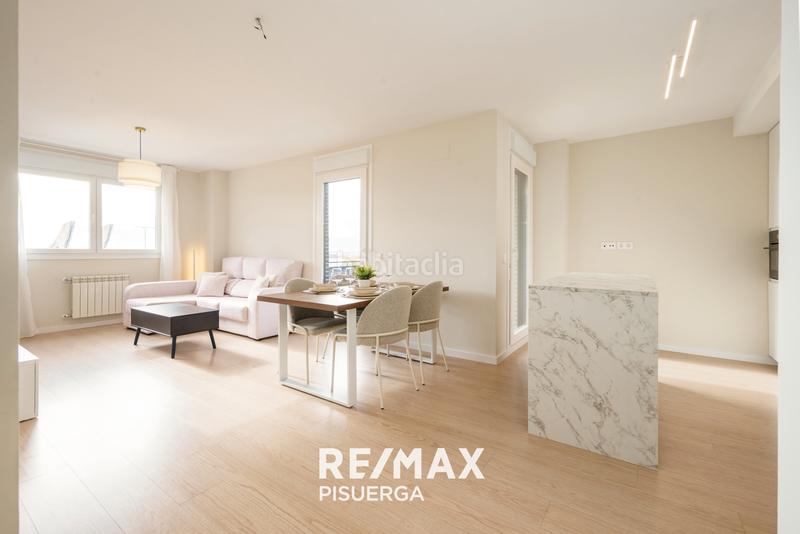 Foto a9e99ac2-43b4-477a-b516-5468ffdaef58. Appartement avec parking piscine dans Parquesol Valladolid