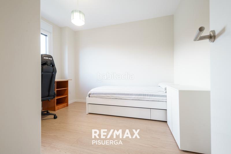 Foto 02b394e5-17a9-478b-b2bf-fc3275a645c5. Flat with parking pool in Parquesol Valladolid