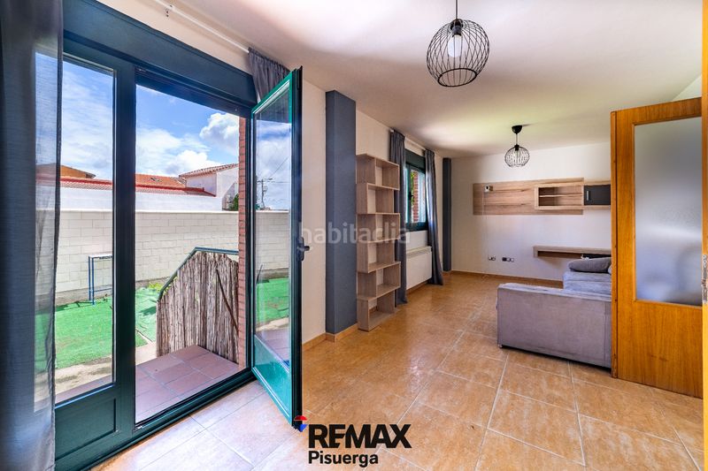Foto 3f492ace-7462-445a-8223-8df0193d16fc. Chalet en calle santibañez 6 en Traspinedo