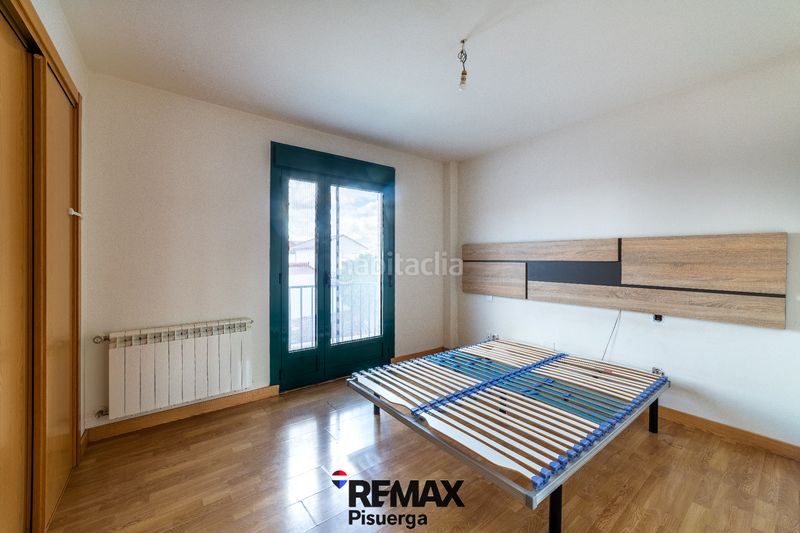 Foto c8a6ae9b-6501-4e74-9bb2-adaac96309b3. Chalet en calle santibañez 6 en Traspinedo