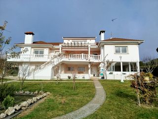 Chalet in Calle Peña Negra 38