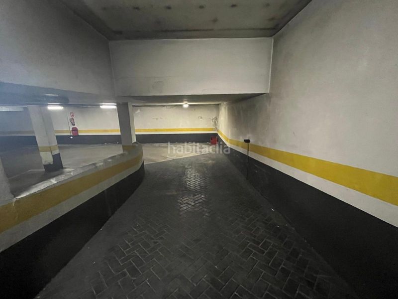 Foto 3159c229-12c9-4019-bccd-899383e59aa4. Aparcament cotxe a calle levante 2 a Delicias Valladolid