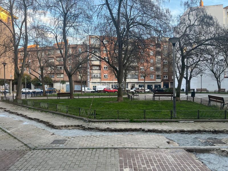 Foto 61be1d40-dd4f-4360-bc9d-7b89e4566207. Aparcament cotxe a calle levante 2 a Delicias Valladolid