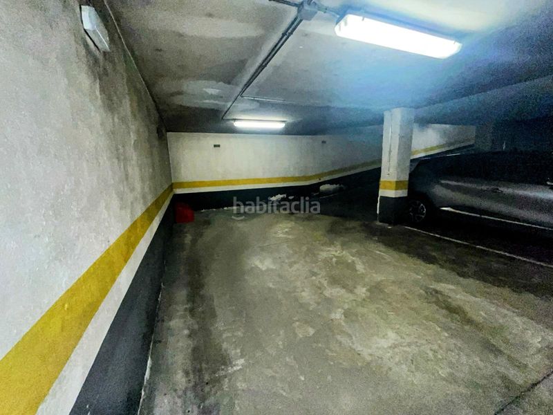 Foto befc8d5b-19ea-4fed-b545-17226b0f02f1. Aparcament cotxe a calle levante 2 a Delicias Valladolid