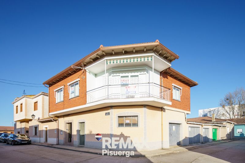 Foto 082cb137-a795-403a-9180-6e1e30fa5c14. Chalet en calle modesto lafuente 2 en Venta de Baños