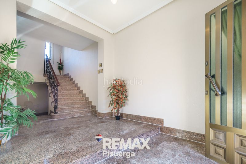 Foto 08483746-26b2-4fe3-8aa6-7972075d4812. Chalet en calle modesto lafuente 2 en Venta de Baños