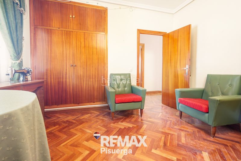 Foto 344ed037-f576-4691-abc4-ffb6c9e3011d. Chalet en calle modesto lafuente 2 en Venta de Baños