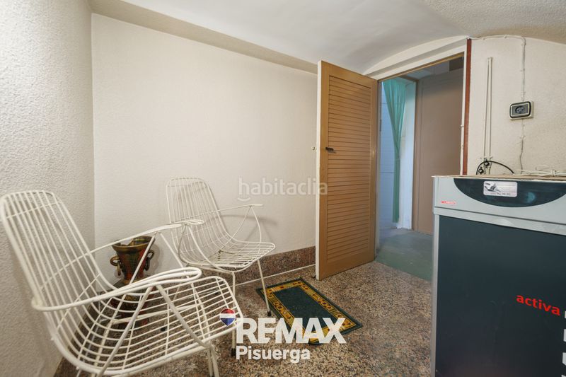 Foto 58803fa5-946b-4e00-ae01-ef9e4c8a6e43. Chalet en calle modesto lafuente 2 en Venta de Baños