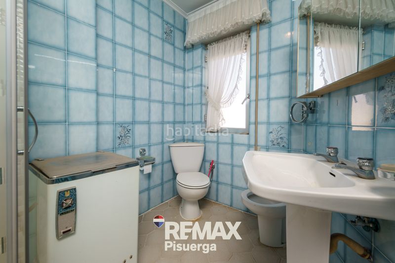 Foto 64d94863-f432-4e0b-961b-09063ad63e93. Chalet en calle modesto lafuente 2 en Venta de Baños