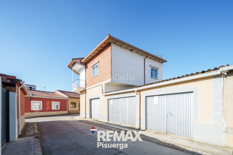 Foto 725a9801-cac7-4930-ba94-de6d5aa8c51f. Chalet en calle modesto lafuente 2 en Venta de Baños