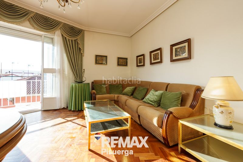Foto 870d9bf4-d559-4485-9912-61908bde5a20. Chalet en calle modesto lafuente 2 en Venta de Baños