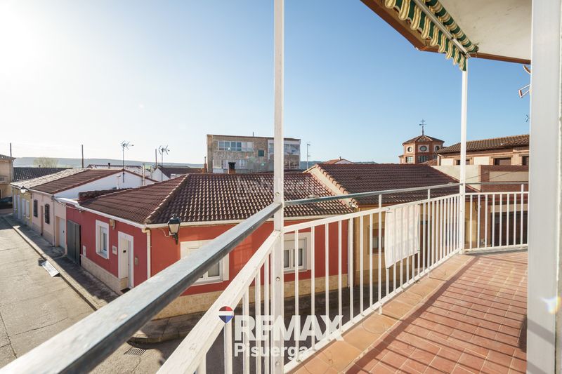 Foto 90e0d8e6-b29e-4302-9b11-983021e7abb5. Chalet en calle modesto lafuente 2 en Venta de Baños