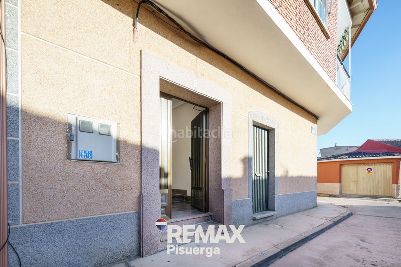 Foto 9721fffd-7a02-4362-9c2a-645ac4e846c8. Chalet en calle modesto lafuente 2 en Venta de Baños
