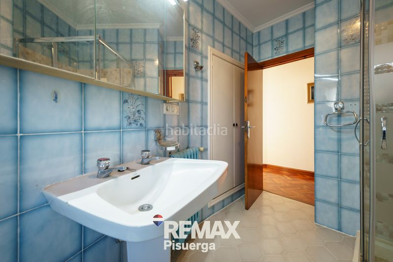 Foto a5850924-ed86-46aa-ab85-6c5db7207b5d. Chalet en calle modesto lafuente 2 en Venta de Baños