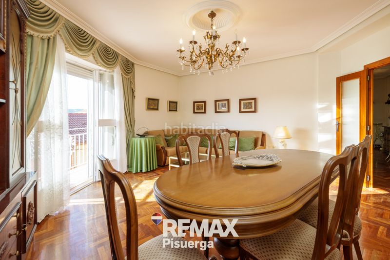 Foto dc2c8702-4d2a-4018-8a3d-314d000aa576. Chalet en calle modesto lafuente 2 en Venta de Baños