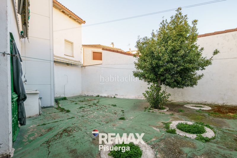Foto f39b3342-eedc-4f0b-8a35-321d398cf8c0. Chalet en calle modesto lafuente 2 en Venta de Baños