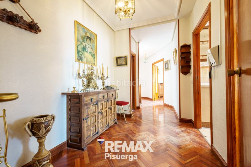 Foto f4c29302-277c-4869-8441-c46e6aeae61a. Chalet en calle modesto lafuente 2 en Venta de Baños