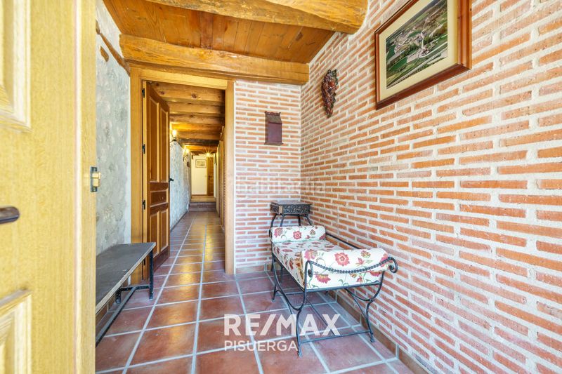 Foto b9a9b017-c23b-4162-bea8-2759135cb242. Casale in va-203 5 in Torrescárcela