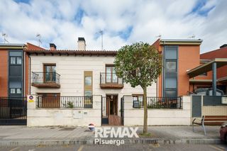 Chalet in Calle comunidad de cantabria 25