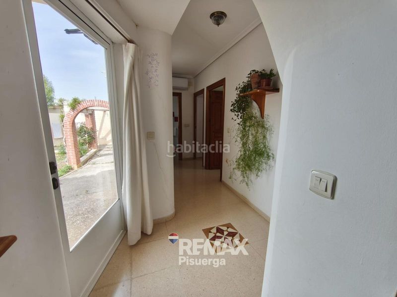 Foto e8befad7-7dfe-4eb8-8481-25c3bd5aa573. Edificio en carretera tiedra 9 en Pozoantiguo