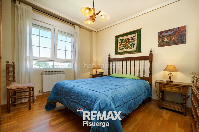 Foto 4452c85f-5194-4f15-90ef-5b61d26f459b. Chalet en calle retama 5 en Boecillo