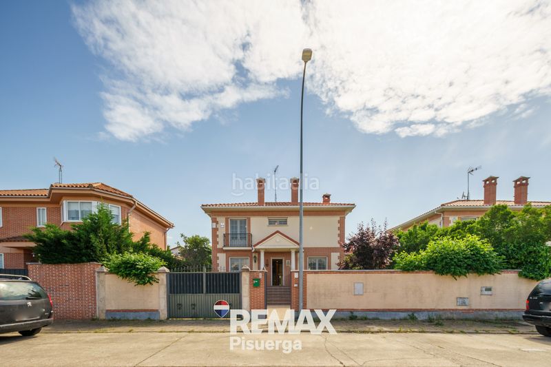 Foto 9ab7dbb4-e163-43b5-bd98-434c1b7231a2. Chalet en calle retama 5 en Boecillo