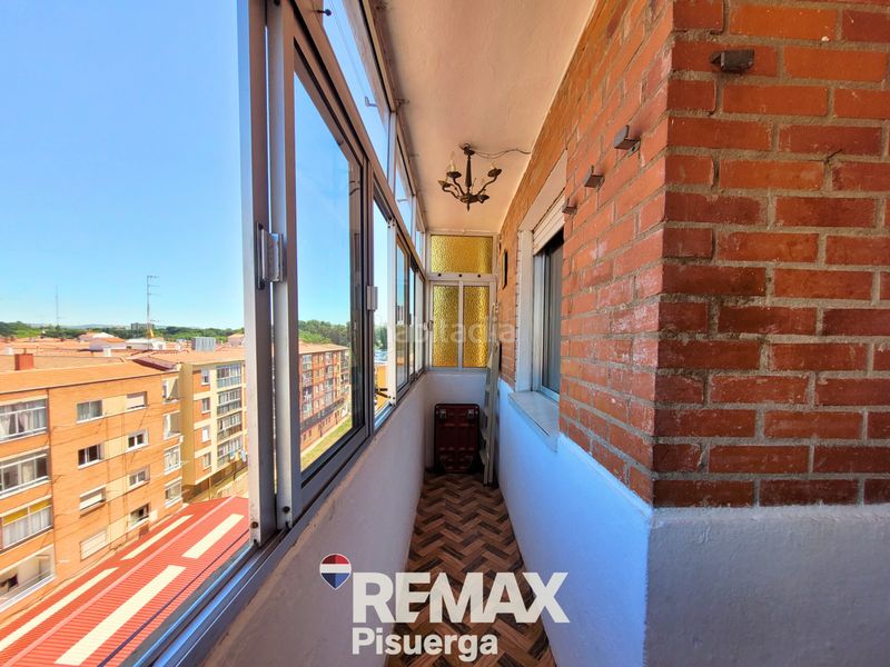 Foto d6b14a1e-58b5-44fc-b3e9-39c91b79cfbc. Pis a calle ebro 9 a Delicias Valladolid