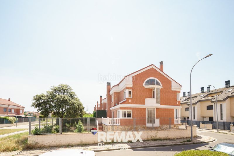 Foto 876c4689-469d-426a-b54e-f73bbb4896c8. Xalet a calle capuletti 21 a Covaresa Valladolid