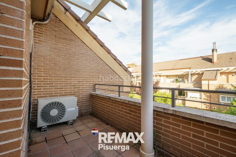 Foto ce68d312-1058-4d10-8d95-7f3bd48474b3. Xalet amb calefacció aparcament piscina a Las Villas - Valparaiso - El Peral Valladolid
