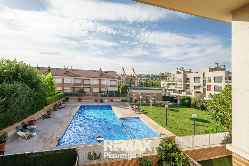 Foto f0b0e040-1474-43c9-909b-188f7381cd31. Xalet amb calefacció aparcament piscina a Las Villas - Valparaiso - El Peral Valladolid