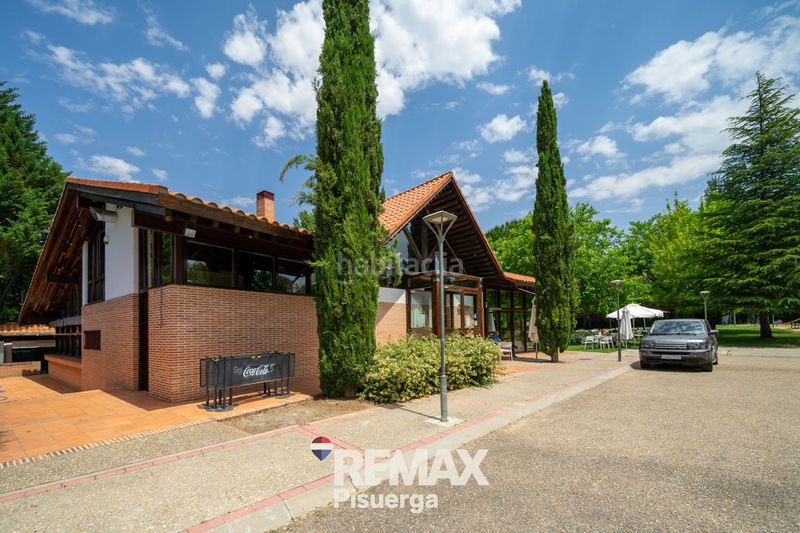 Foto 28e5fdfb-ff2c-4fc2-bd0f-f7cde0d15622. Chalet en calle balandro 126 en Boecillo