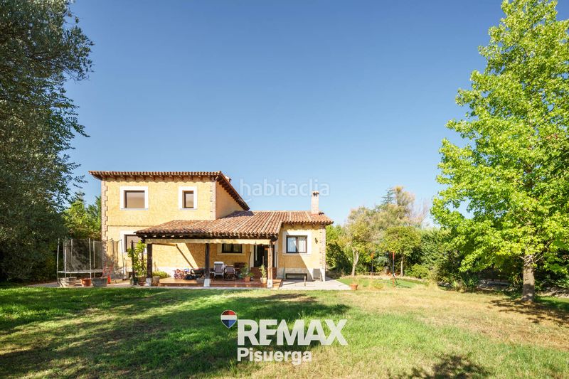 Foto 9109c991-537c-476c-bc39-07fbd7806b4f. Chalet en calle balandro 126 en Boecillo