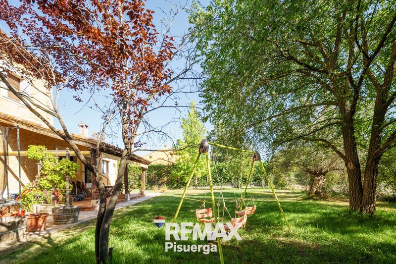 Foto 926f4e57-8c34-4b2b-8ead-6aa049f7d564. Chalet en calle balandro 126 en Boecillo