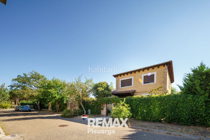 Foto a5118946-d512-48ba-bf84-f3165aa40c4b. Chalet en calle balandro 126 en Boecillo