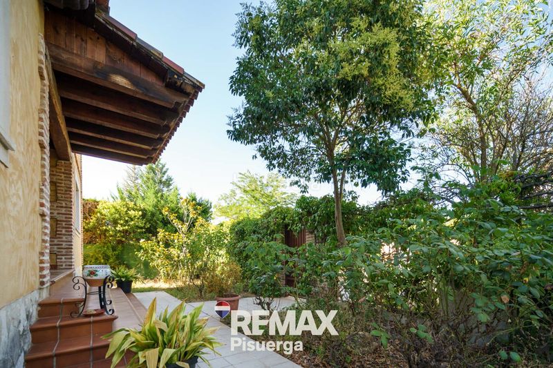 Foto d1ecf28d-e21d-402d-9580-409fe43e4ef7. Chalet en calle balandro 126 en Boecillo