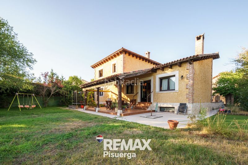 Foto de4d407a-c2de-4694-809a-3d8a5eed75ff. Chalet en calle balandro 126 en Boecillo