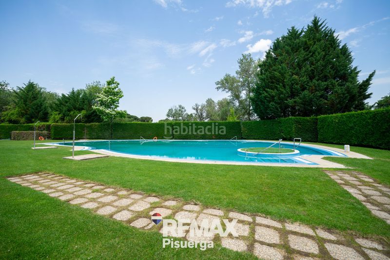 Foto e8f342ec-a575-406b-a7e8-6d17085dcf9e. Chalet en calle balandro 126 en Boecillo