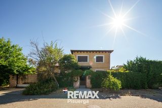 Chalet in Calle balandro 126