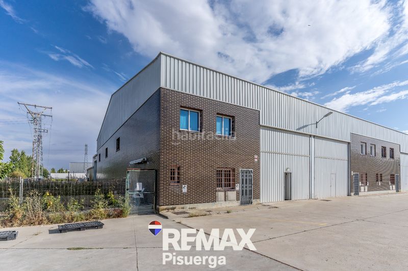 Foto 672ce8af-0bbb-4ea7-8131-95c392964760. Bâtiment à usage industriel dans calle zamora 13 dans Laguna de Duero