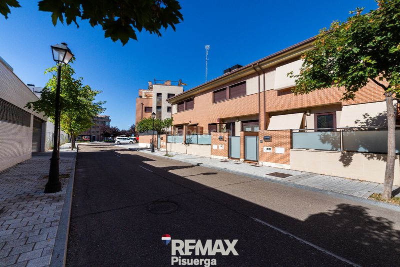 Foto 00d23fd1-e89f-46f8-9c14-4cc2515f6250. Chalet in calle comunidad de galicia 7 in Laguna de Duero