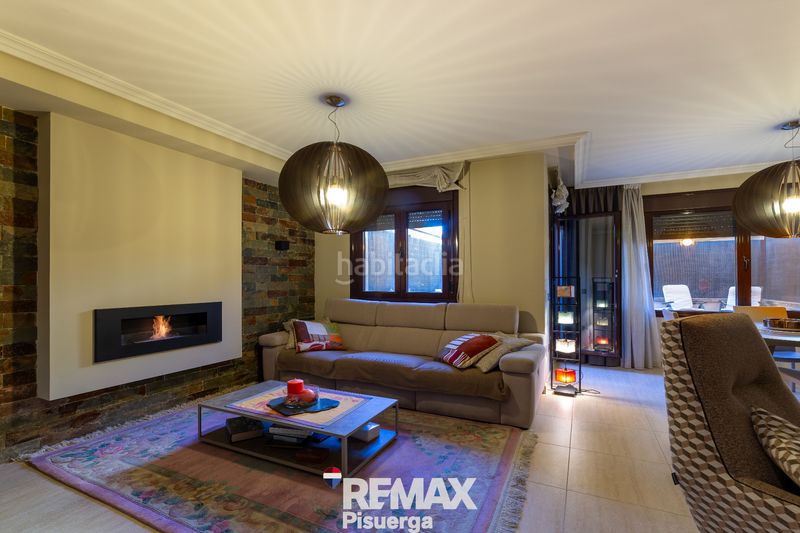 Foto 2687d08c-6e03-4367-ae76-70f700d12984. Chalet in calle comunidad de galicia 7 in Laguna de Duero