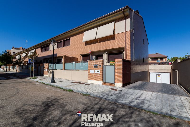 Foto 5265c81f-db92-482a-ba04-8d9f3887d9df. Chalet in calle comunidad de galicia 7 in Laguna de Duero