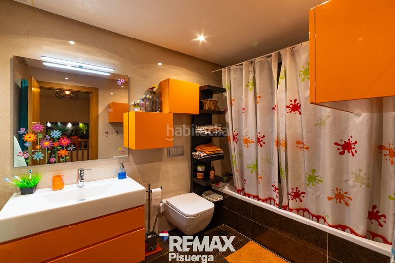 Foto 6915fb15-a35b-40b6-82fe-a662aee85f07. Chalet in calle comunidad de galicia 7 in Laguna de Duero