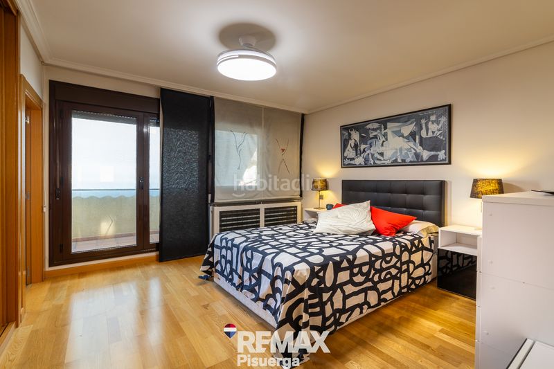 Foto c4485b9d-d0f2-454d-948b-e964fa029b6c. Chalet in calle comunidad de galicia 7 in Laguna de Duero