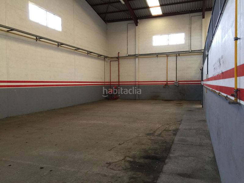 Foto d0ce1676-d412-410c-8449-c886f87083ec. Rent industrial building in Casco Urbano Adeje