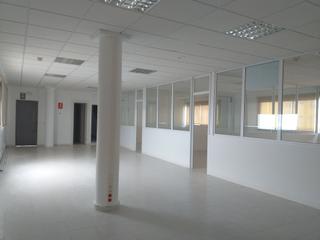 Lloguer Oficina a Buenos Aires - Chamberí - Las Moraditas. Oficina con cinco plazas de parking